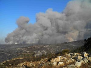 Πυρκαγιά στα Κύθηρα: Νέο μήνυμα του 112 για εκκένωση οικισμών