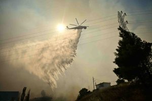 Κοζάνη: Καλύτερη η εικόνα της φωτιάς στα Λιβερά – Επιχειρεί και ελικόπτερο