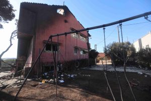 Χωρίς ενεργό μέτωπο οι πυρκαγιές σε Αττική, Εύβοια, Κύθηρα, Μεσσηνία, Χανιά