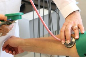 Βρετανία: Οι ειδικευόμενοι γιατροί ξεκινούν πενθήμερη απεργία με μισθολογικά αιτήματα