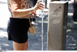 O καύσωνας συνεχίζει να δείχνει τα δόντια του σε όλη τη χώρα – Πού αναμένονται 44άρια