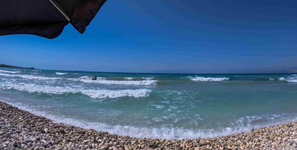 Καιρός: Στους 32 βαθμούς η θερμοκρασία – “Πέφτουν” οι άνεμοι