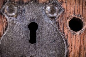 Η κλειδαρότρυπα που σας επιτρέπει να δείτε τρία κράτη…σε μια ευθεία γραμμή!