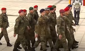 Aν νομίζατε ότι ήταν ρεμπέτ ασκέρ η παρέλαση των ΗΠΑ, δείτε και του ΝΑΤΟ