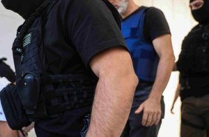 Φονική ενέδρα στην Αγία Παρασκευή: Στον Εισαγγελέα οι πέντε – Επιμένει η πρώην σύζυγος ότι δεν εμπλέκεται