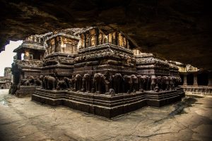 Ναός Kailasa Ellora: Το αρχιτεκτονικό θαύμα της αρχαίας Ινδίας! vid