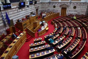 Βουλή: Την Τρίτη αρχίζει η επεξεργασία του νομοσχεδίου για κοινωνική κατοικία, ενίσχυση τριτέκνων και  ΑμεΑ