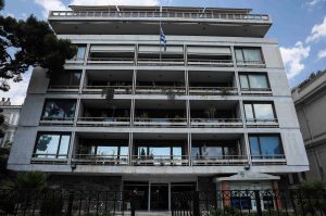 Στη Βουλή το ν/σ για το νέο πειθαρχικό δίκαιο των δημοσίων υπαλλήλων – Η σύνδεση αξιολόγησης – απόλυσης
