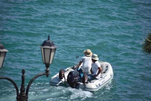 Καιρός σήμερα: Σε κλοιό έντονης ζέστης η χώρα με υποχώρηση των ανέμων και 39άρια