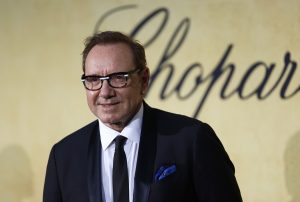Κέβιν Σπέισι: Εμφάνιση στην Κύπρο σε μια προσπάθεια επιστροφής στη βιομηχανία του θεάματος