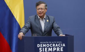 Ο πρόεδρος της Κολομβίας Πέτρο ανακοινώνει συνομιλίες με το μεγαλύτερο καρτέλ των ναρκωτικών στη χώρα