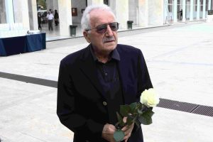 ΠΑΣΟΚ: Συλλυπητήρια για τον θάνατο της γυναίκας του Κώστα Γείτονα