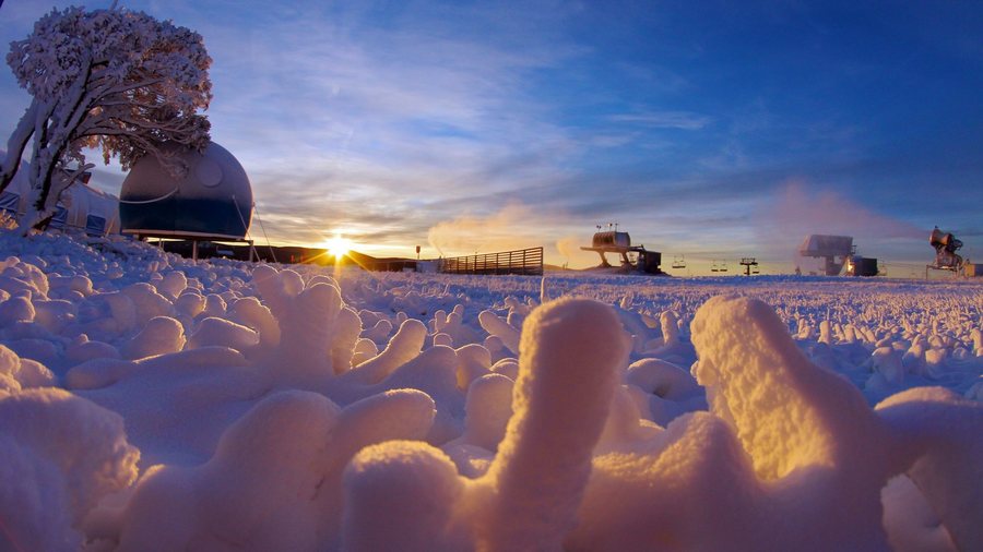 Υπερθέρμανση;; Σπάνιο στρώμα χιονιού σκέπασε περιοχές της Αυστραλίας, vid