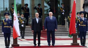 Ιράν και Λευκορωσία υπέγραψαν νέες στρατιωτικές και εμπορικές συμφωνίες, vid