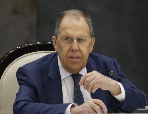 Ένταση με Λαβρόφ σε αμερικανικό δίκτυο: «Σκοτώνετε αμάχους» – «Δεν με ακούς»
