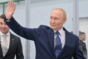 Κόκκινο χαλί στρώθηκε στον Πούτιν και στην Κίνα, video