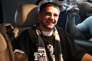 ΠΑΟΚ: Χαμός στο «Μακεδονία» με την άφιξη του Χρήστου Ζαφείρη – ΦΩΤΟ