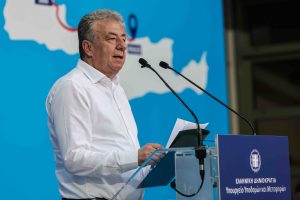 Χανιά: Σύμβαση 1,1 εκατ. ευρώ υπέγραψε ο περιφερειάρχης Κρήτης για την ανάπλαση και βελτίωση δημοτικών οδών