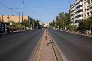 Πόλη “φάντασμα” η Αθήνα ανήμερα του Δεκαπενταύγουστου – Δείτε εικόνες