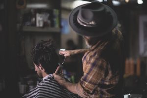 Οπαδός δεν κουρεύτηκε για 314 μέρες λόγω της Μάντσεστερ Γιουνάιτεντ! Δείτε πώς έγινε, vid