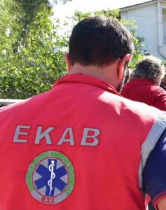 Ηράκλειο: Μεγάλη επιχείρηση για οδηγό που έπεσε σε γκρεμό 30 μέτρων – Ανασύρθηκε χωρίς τις αισθήσεις του