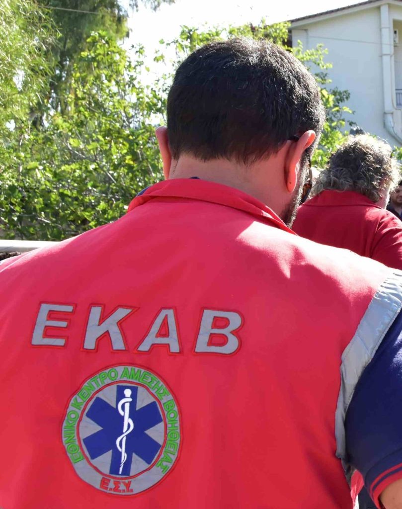 Ηράκλειο: Μεγάλη επιχείρηση για οδηγό που έπεσε σε γκρεμό 30 μέτρων – Ανασύρθηκε χωρίς τις αισθήσεις του