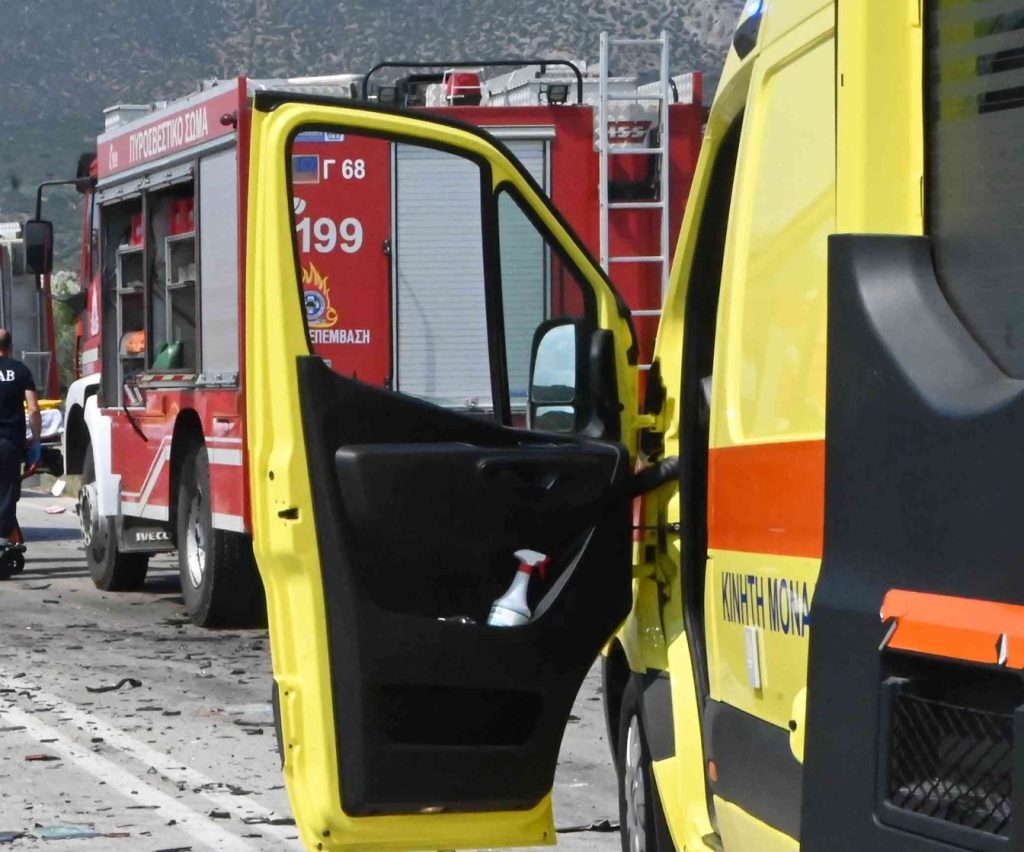 Θεσσαλονίκη: Σοβαρό τροχαίο στο Δερβένι –  Kαθυστερήσεις στην κίνηση των οχημάτων