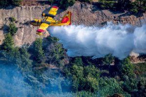 Φωτιά στην Ηλεία: Μεγάλη αναζωπύρωση στην περιοχή Χελιδόνι