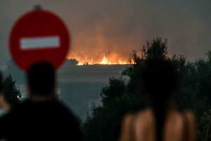 Αχαΐα: Διακοπές κυκλοφορίας λόγω της πυρκαγιάς