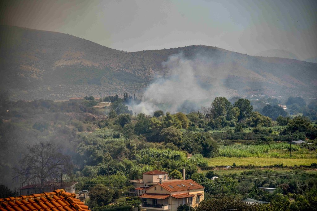 Πρέβεζα: Χωρίς ενεργά μέτωπα η πυρκαγιά – Στο πεδίο παραμένουν ισχυρές δυνάμεις της Πυροσβεστικής