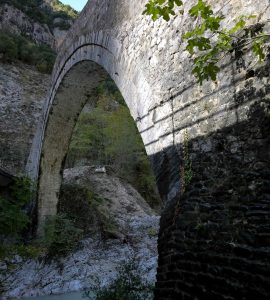 Τα πέτρινα γεφύρια του Δήμου Μετεώρων – Μνήμη, αρχιτεκτονική και προσπάθειες διάσωσης