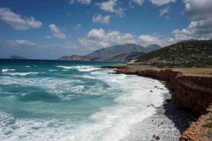 Καιρός: Θυελλώδεις βοριάδες 8 μποφόρ και σήμερα – Ακραίος κίνδυνος πυρκαγιάς