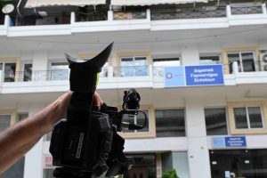 Π. Φάληρο: Βρέθηκε το φόρεμα της μητέρας που κατηγορείται για τη δολοφονία της κορούλας της