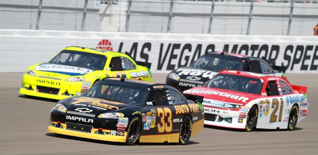 NASCAR: Τρομακτική πτώση για τον Zilisch – Ανέβηκε στην οροφή για να πανηγυρίσει κι έσπασε την κλείδα του, vid