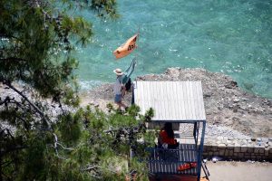Αλεξανδρούπολη: Ναυαγοσώστριες έσωσαν δίχρονη που επέπλεε χωρίς τις αισθήσεις της στη θάλασσα