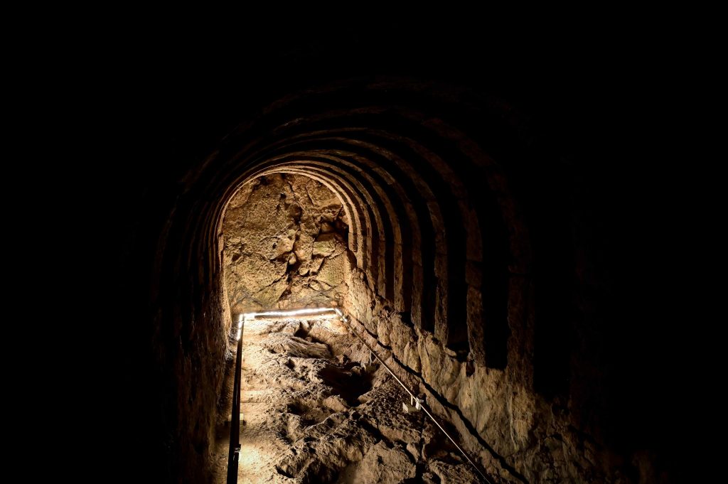 Καθηλωτικές εικόνες: Η Πανσέληνος στο Νεκρομαντείο του Αχέροντα – Από εκεί κατέβηκε ο Οδυσσέας στον Άδη