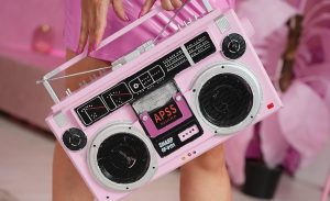 Τότε και τώρα: Το viral βίντεο που δείχνει τη ζωή των παιδιών αν ξυπνούσαν ξαφνικά το 1995