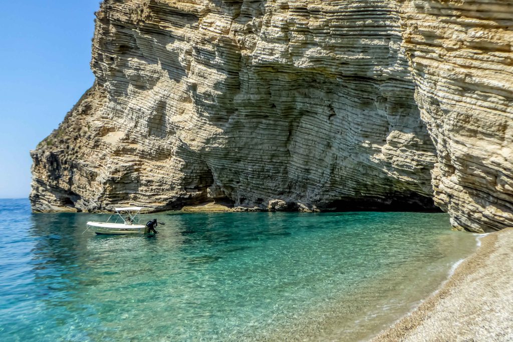 Καιρός: Στους 35 βαθμούς ο υδράργυρος – Μέχρι 7 μποφόρ οι άνεμοι στο Αιγαίο