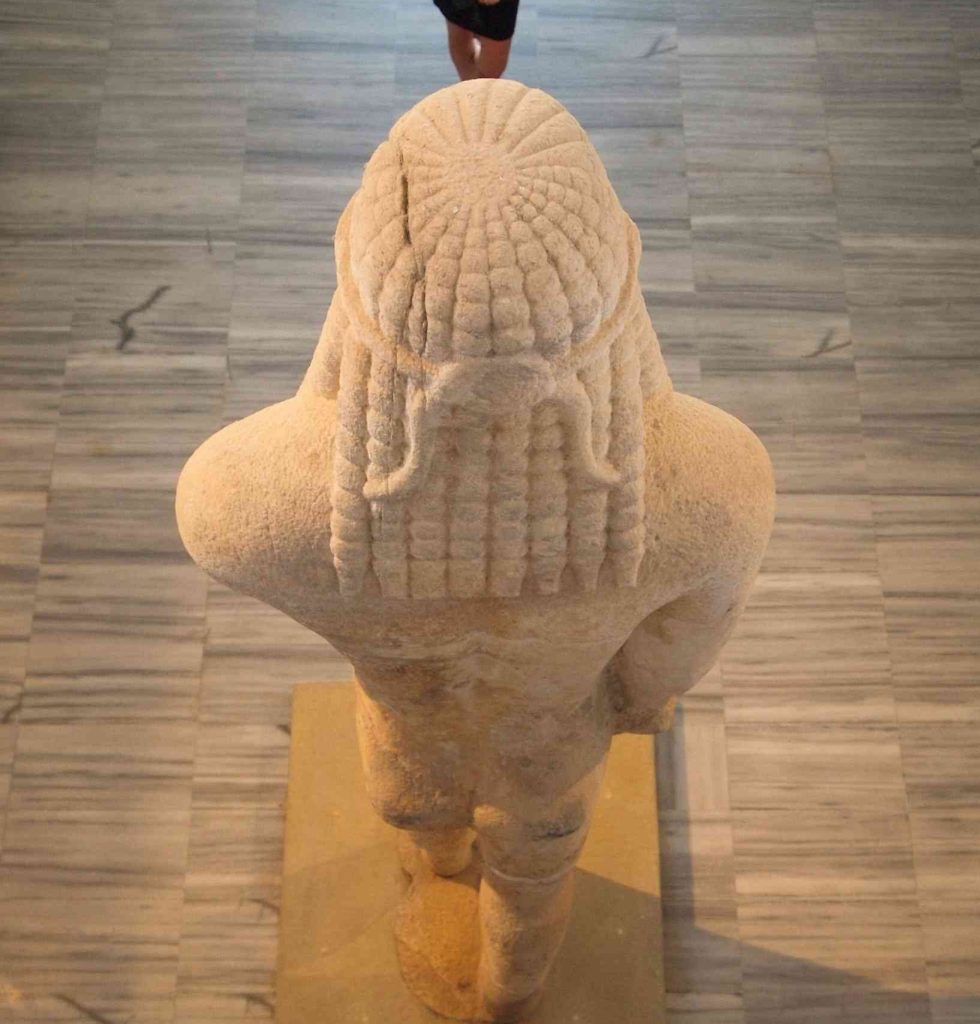 Ανακάλυψη δίμετρου αγάλματος νεαρού άνδρα συγκλονίζει την αρχαιολογία (Vid+ΦΩΤΟ)