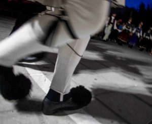 Καρδίτσα: Την εποχή της Τεχνητής Νοημοσύνης τα ελληνικά γουρουνοτσάρουχα ταξιδεύουν σε όλο τον κόσμο