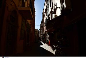 Χανιά: Εντυπωσιακή συμμετοχή καταναλωτών και εμπόρων της πόλης στη «Λευκή Νύχτα 2025»
