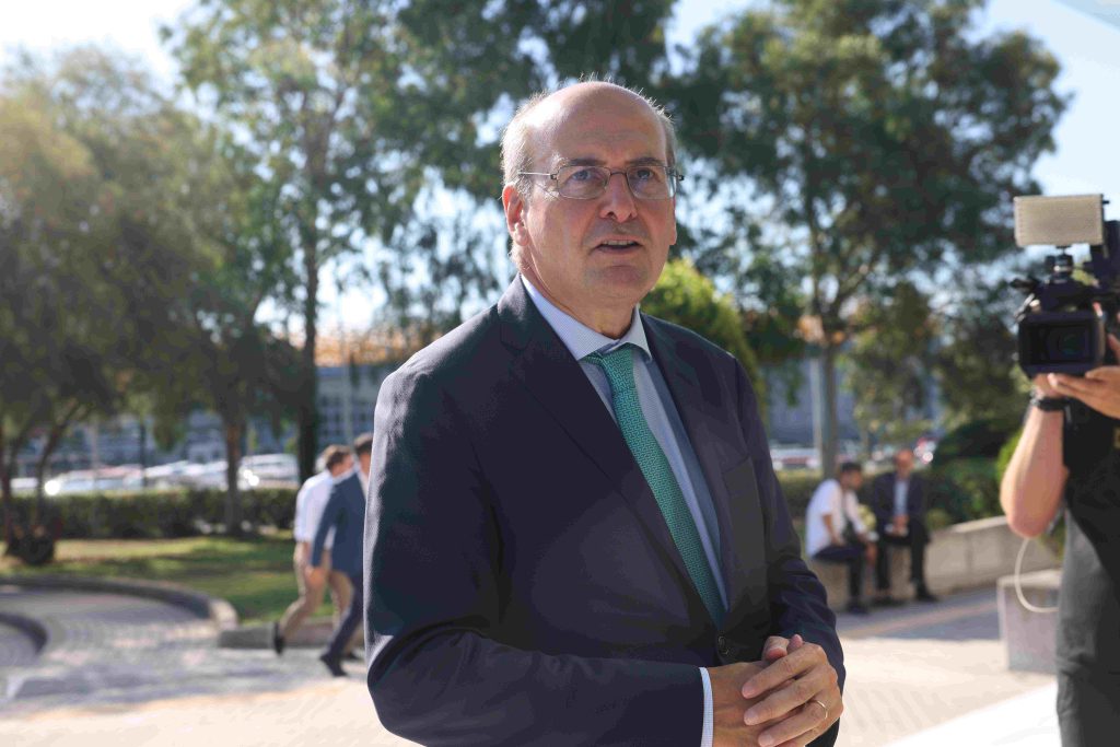 Κ. Χατζηδάκης: Με τη ΝΔ η χώρα πηγαίνει ψηλότερα, όχι με λεφτόδεντρα της αντιπολίτευσης