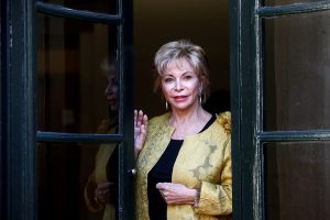 Έρχεται σειρά βασισμένη στο μυθιστόρημα της Ιζαμπέλ Αλιέντε «Το Σπίτι των Πνευμάτων»