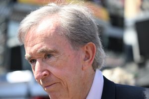 Ο Μπερνάρ Αρνό, ο πλουσιότερος άνθρωπος της Γαλλίας, επιτέθηκε στο φόρο 2% στους δισεκατομμυριούχους