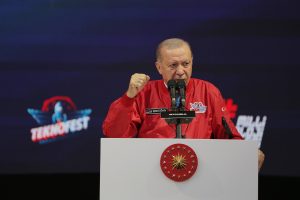 Ο «καταζητούμενος» Ερντογάν στις ΗΠΑ- Γέμισαν οι δρόμοι με αφίσες! vid