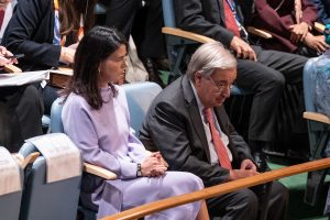 Η… «περίεργη σύμπτωση» στον ΟΗΕ που έκανε τη Ζαχάροβα να αντιδράσει, video