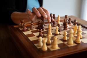 Σκάκι: Πρώτη φορά Έλληνας σκακιστής κερδίζει τον εν ενεργεία παγκόσμιο πρωταθλητή