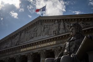 «Ανυπόφορη αιμορραγία»! Πρωτοφανή λόγια για την κατάσταση της Γαλλίας