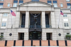 «Το πρώτο πρόσωπο του βαθέος κράτους που κατηγορείται»: Χαμός στις ΗΠΑ – Πήρε φόρα ο Τραμπ