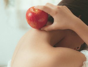 Σχεδόν 4 στους 10 έχουν ευθειασμό αυχένα – Γιατί η άσκηση είναι το φάρμακο